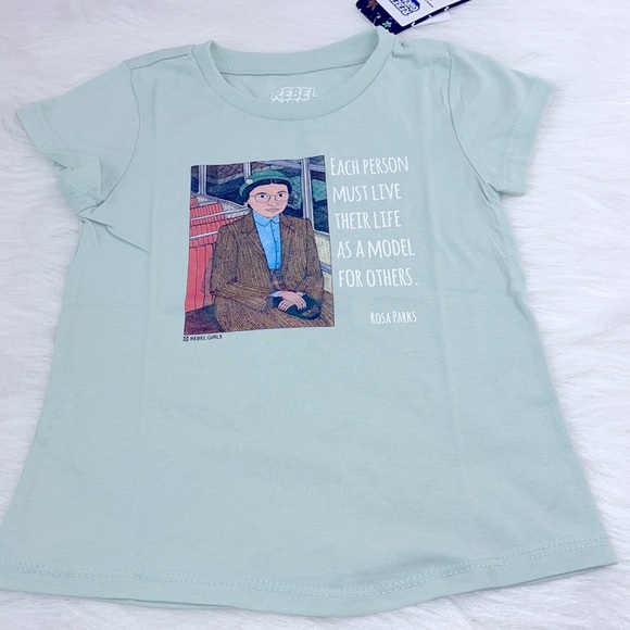 Green T-shirt - Picture 1 of 5